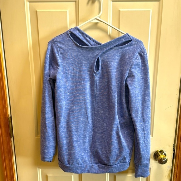 Women’s Runway blue fleece workout crewneck sweatshirt size XL / 16 - Picture 2 of 5